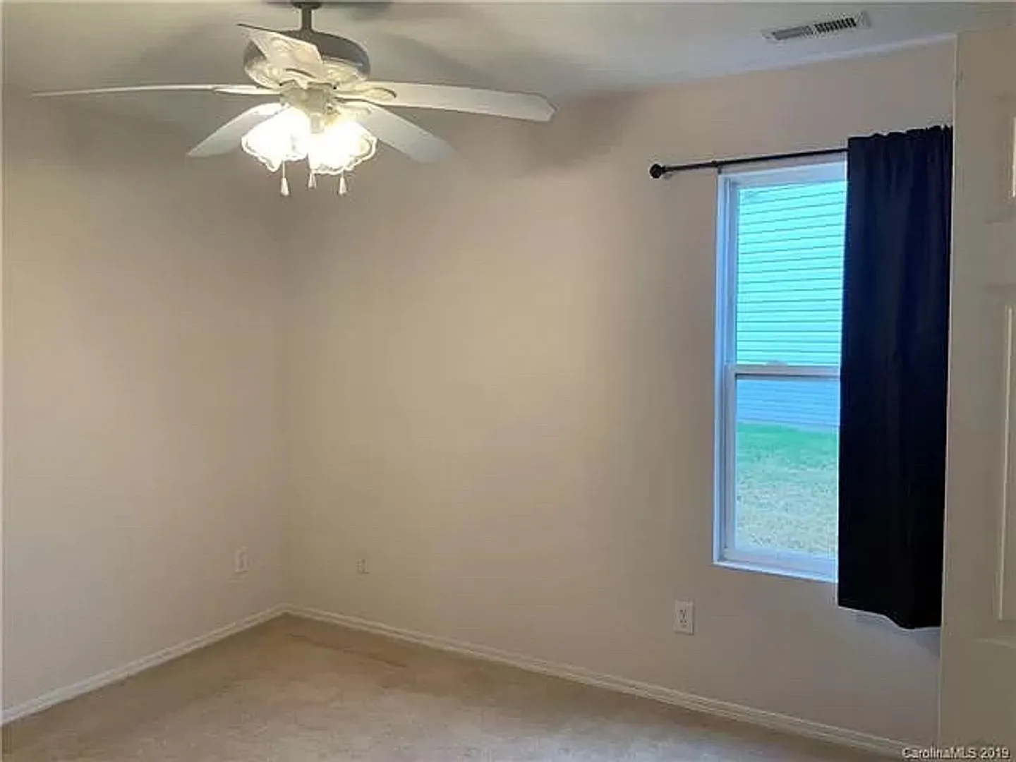 Room in 3 Bedroom Home at Ziegler Ln — Photo 2