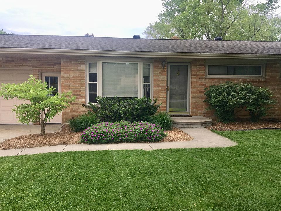 1st image of 1017 Willow Dr