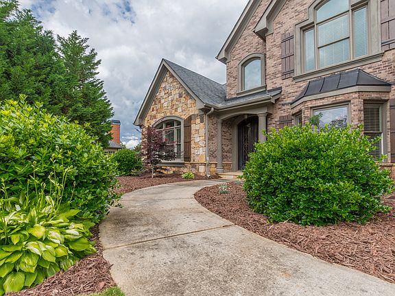 4th image of 999 Wildberry Ct