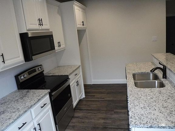 3rd image of 1013 G W Jackson Ave