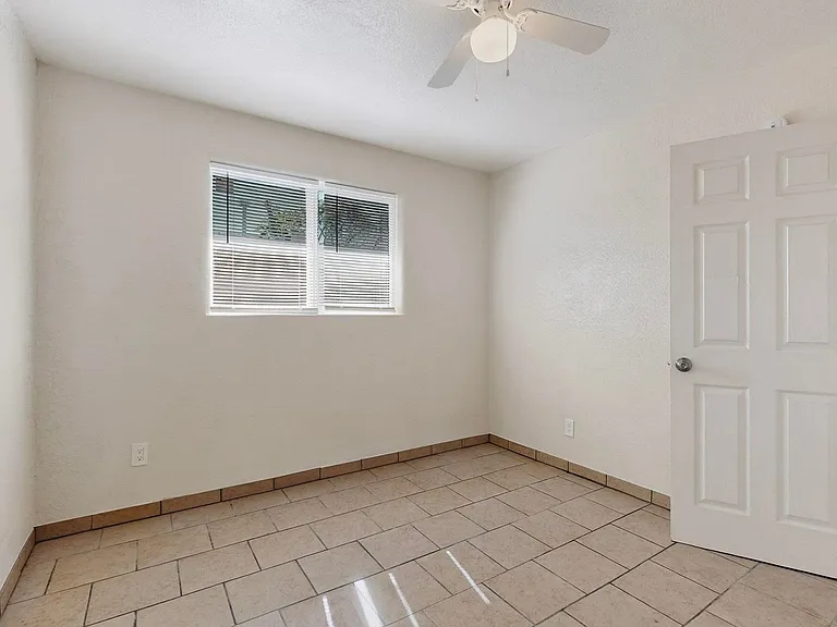 536 Cardenas Dr SE — Photo 50