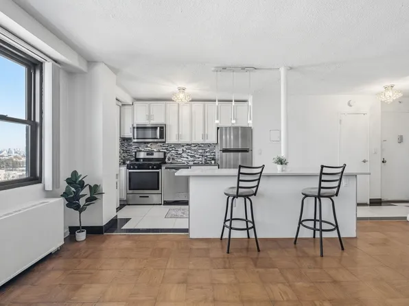 201 Saint Pauls Avenue image 1 of 24