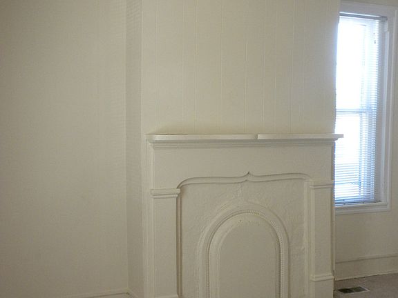 2nd image of 1201 E Ash St APT 101