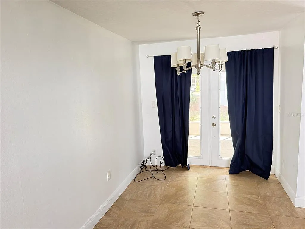 2 bed, 1.0 bath, 891 sqft, $1,250 — Photo 2