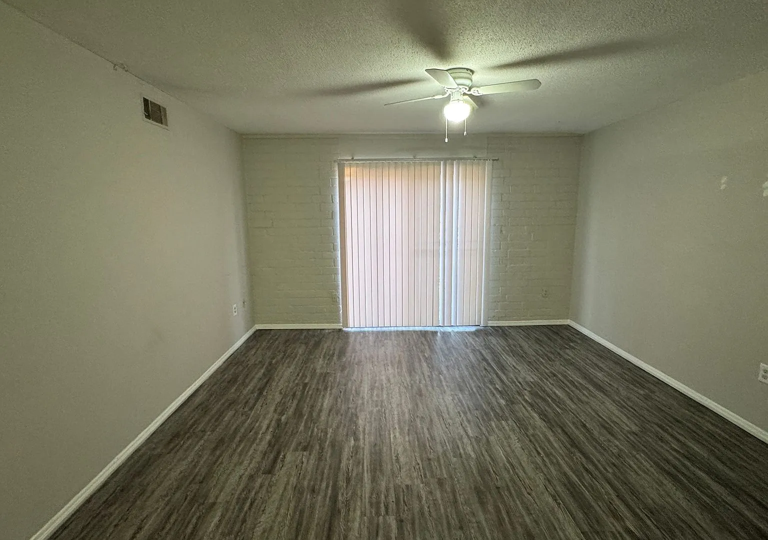 Just Reduced! Free Parking @ Summit House Condominiums! — Photo 4