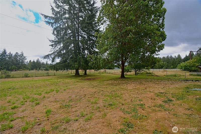 3rd image of 11410 Prairie Court SE