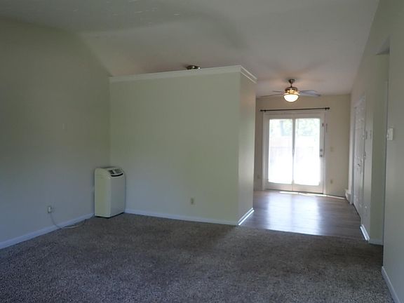 2nd image of 2385 Lincoln Ave
