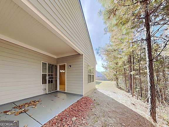 2nd image of 557 Scotland Dr