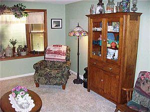 5th image of 351 Robert Dr