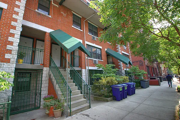 Rented by Compass | media 23