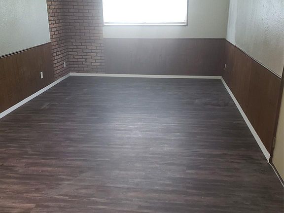 4th image of 210 Pecan Dr