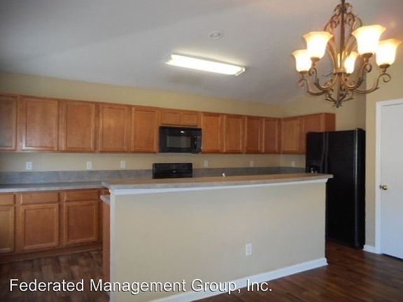 4th image of 2231 Brian Lakes Dr E