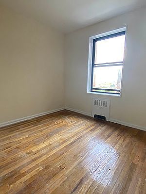 3rd image of 140-52 Burden Cres #5B