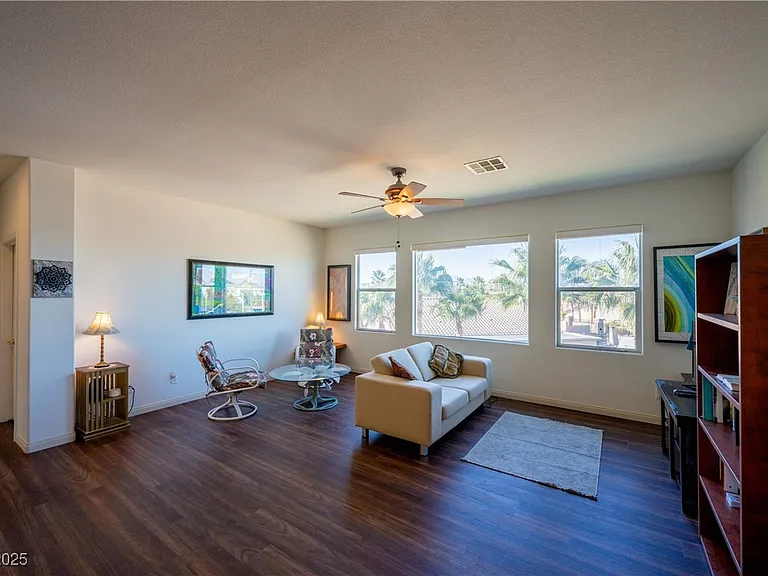 359 Hoskins Ct — Photo 36