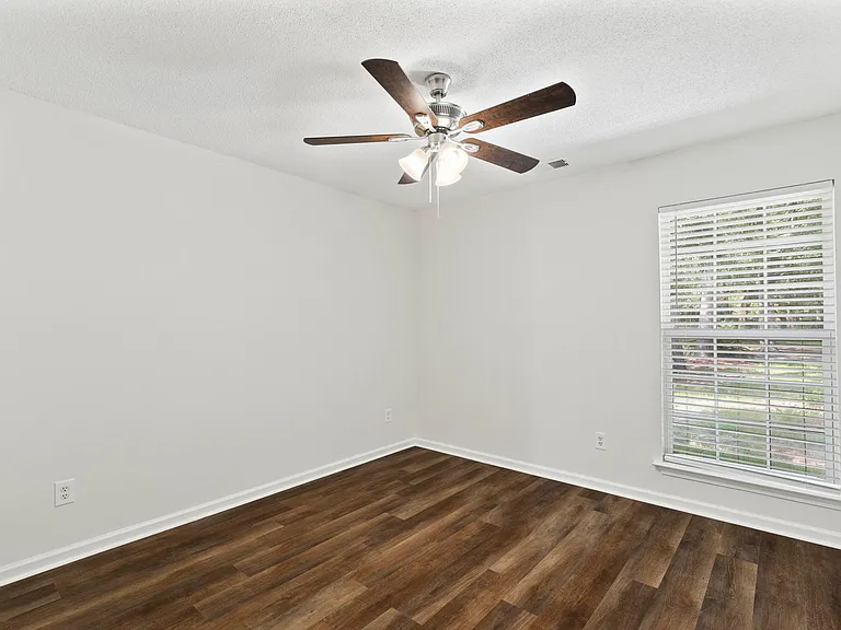 371 Marshview Dr — Photo 33