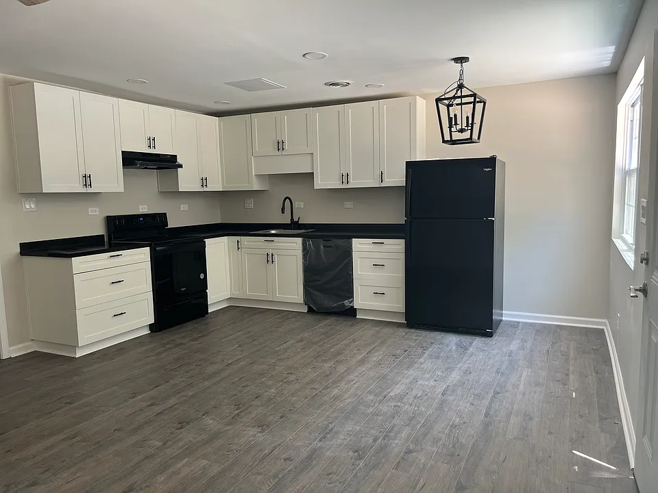 130 Falcon Rd #2