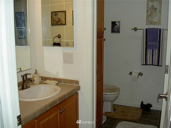 5th image of 617 N Sunset Boulevard
