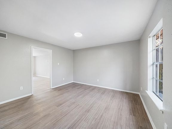 4th image of 9204 Campbell Rd APT A