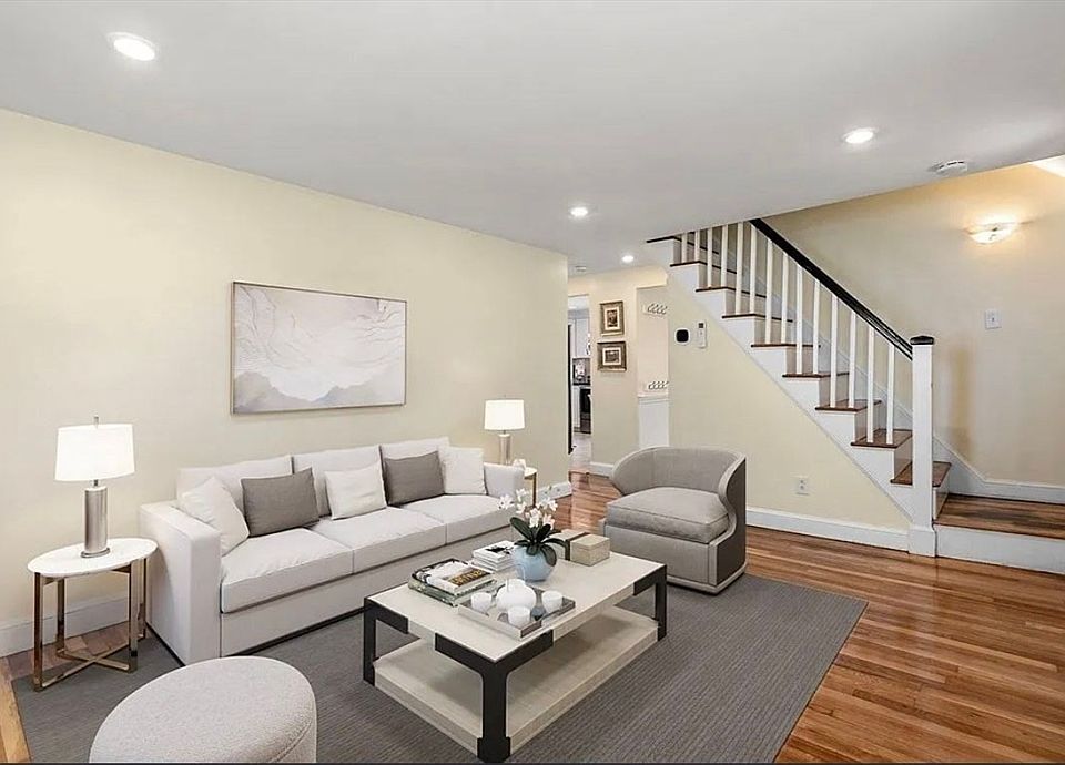2nd image of 167 Myrtle St