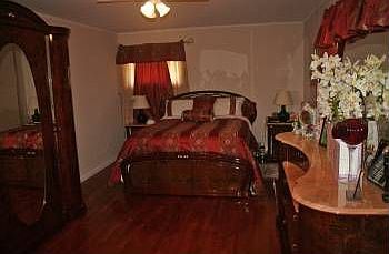 2nd image of 901 Eastlawn Dr
