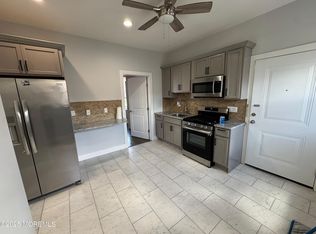 273 16th Ave #3R, Newark, NJ 07103