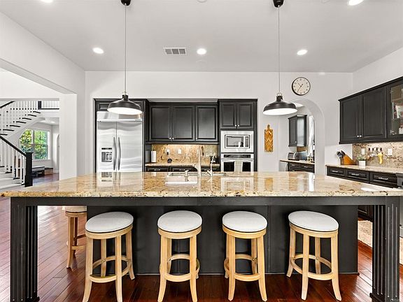 2nd image of 3507 Four Peaks St