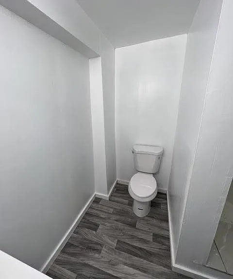 1031 N Florence Ave — Photo 11