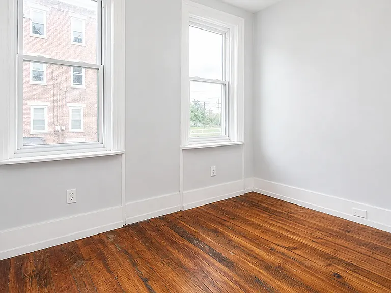 1720 N Marshall St — Photo 3