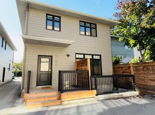681 Edison Ave #D, Ottawa, ON K2A1W2