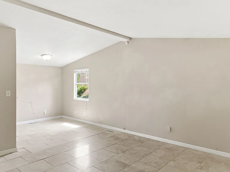 429 S Miller St — Photo 5