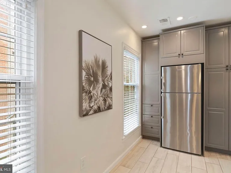 1690 Euclid St NW #B — Photo 10
