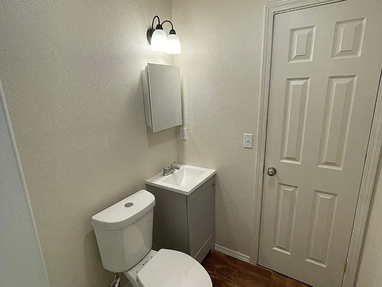 2105 Magoffin Ave — Photo 4