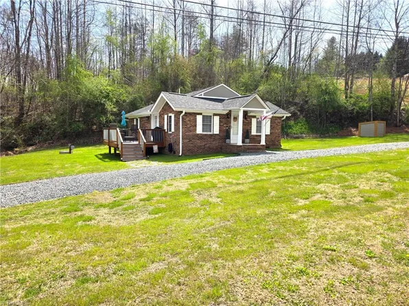 3737 State Highway 704 W, Westfield, NC 27053