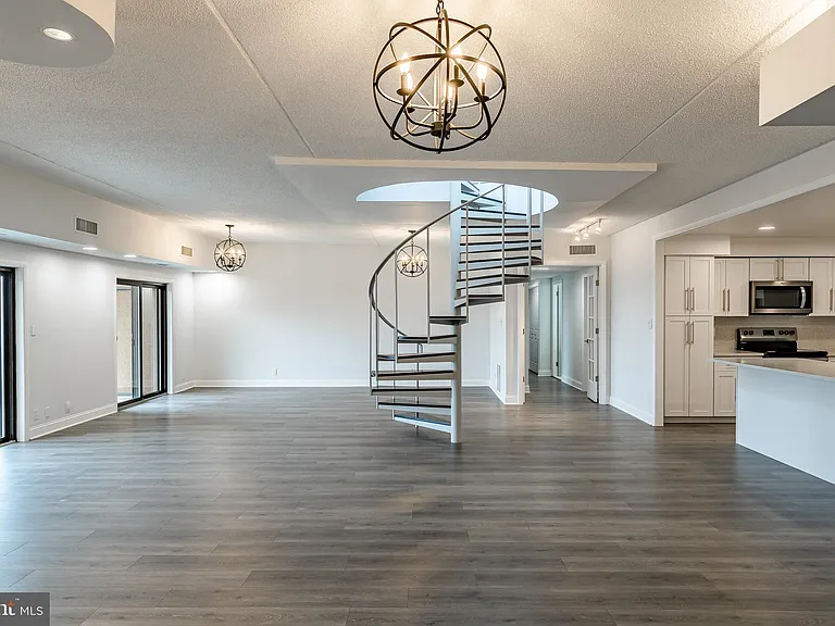21510 Valley Forge Cir #1510 — Photo 6