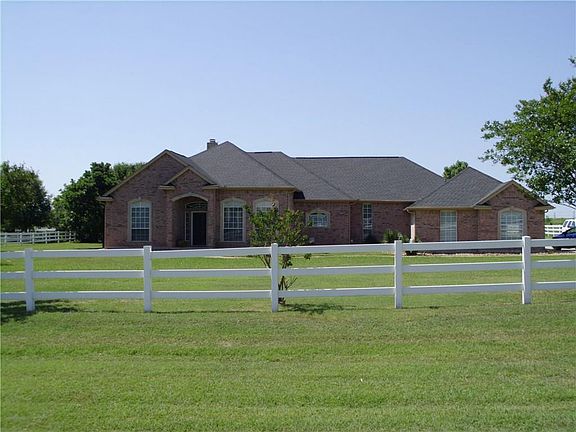 2nd image of 1017 Creek Hollow Ln