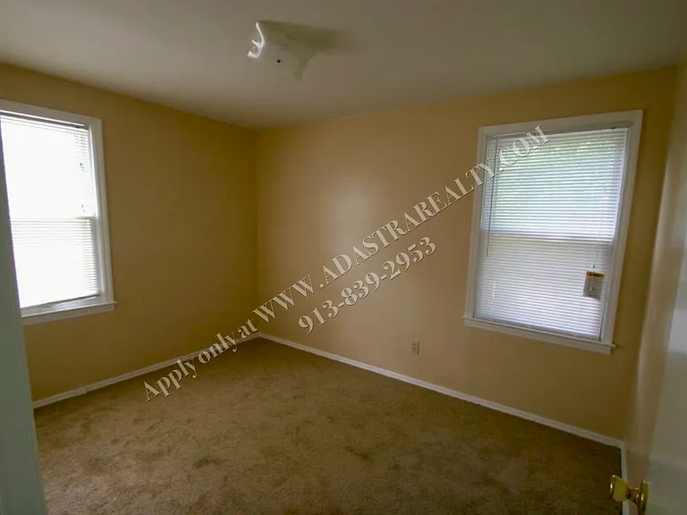 11315 E 77th Ter — Photo 6