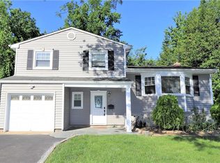 17 S Heathcote Ave, Edison, NJ 08817