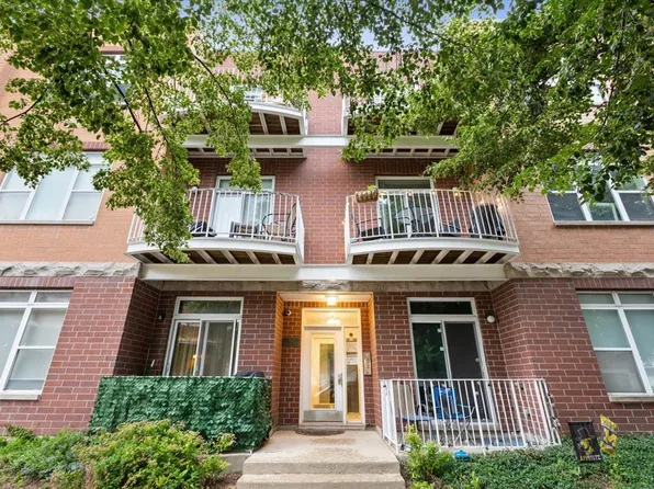 940 W Fry St Unit 3E, Chicago, IL 60642