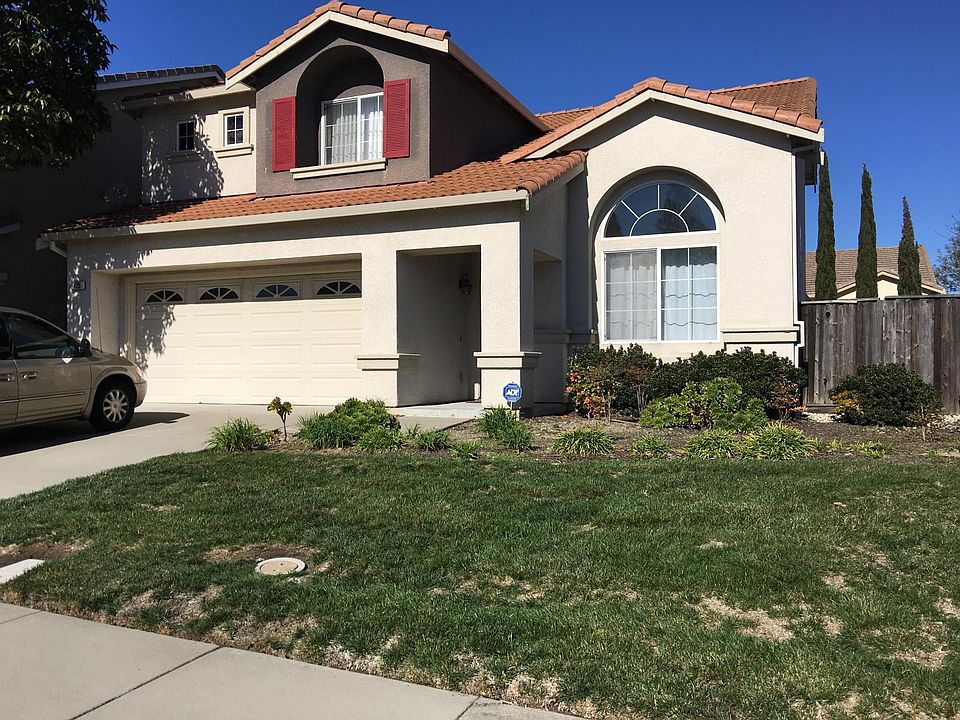 1st image of 425 Fieldstone Dr
