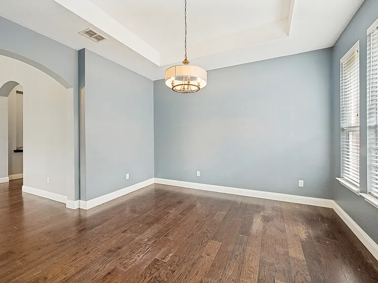 4849 Gloucester Dr — Photo 6