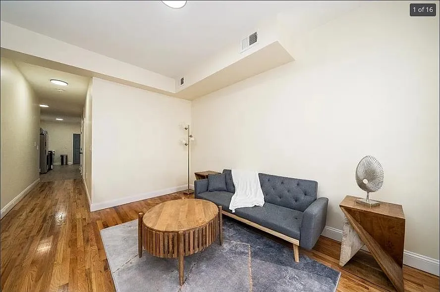 3 bed, 1.0 bath, 980 sqft, $2,800 — Photo 2