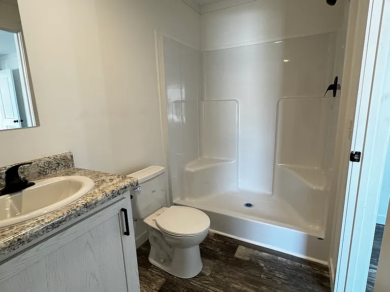 379 NE Chestnut Ave — Photo 9