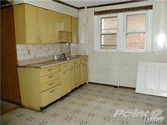 4th image of 8216 Toddy Ave