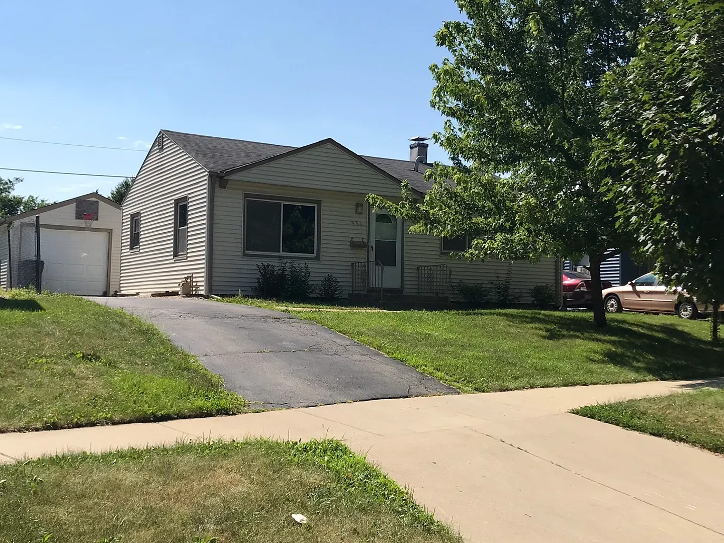386 McClure Ave photo 1