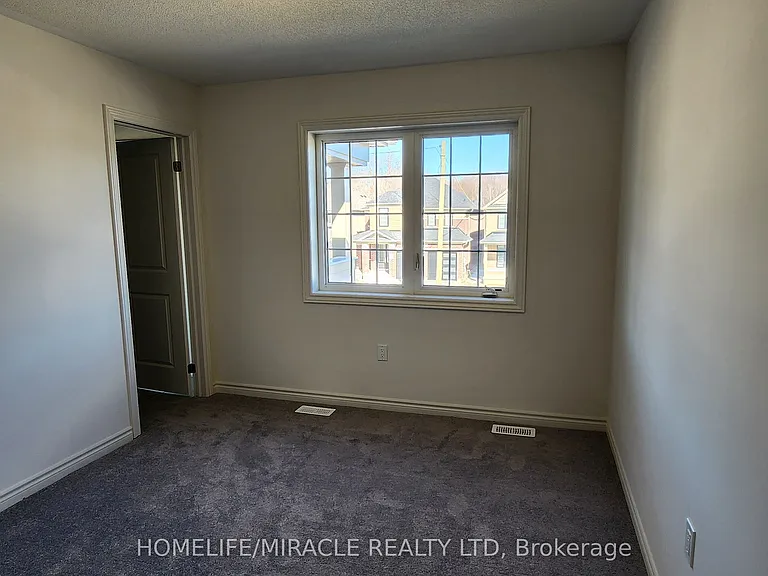 30 Hummingbird Grv — Photo 32