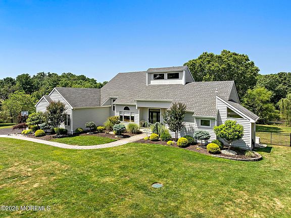 2nd image of 31 Highland Ridge Road