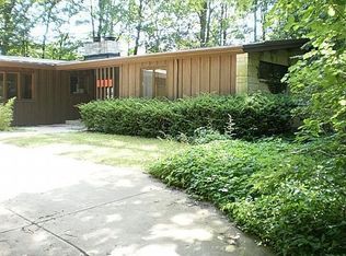 6818 N Elm Tree Rd, Glendale, WI 53217