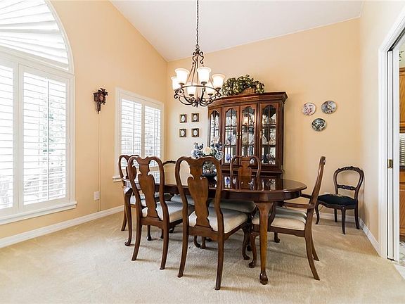 5th image of 6221 Saint Ives Blvd