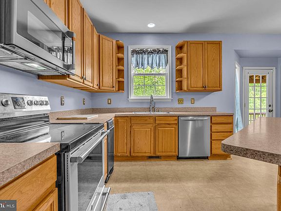 4th image of 47 Piney Hill Ln