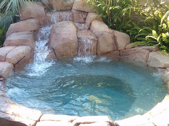 Rock Jacuzzi w/waterfall